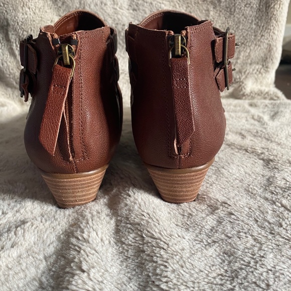 Clarks booties tan leather BRAND NEW - Picture 6 of 9